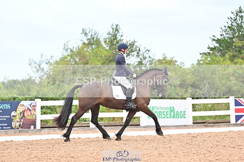 240817A-131118-09258 - 246-Katie.Carss-Desach.Cinderella