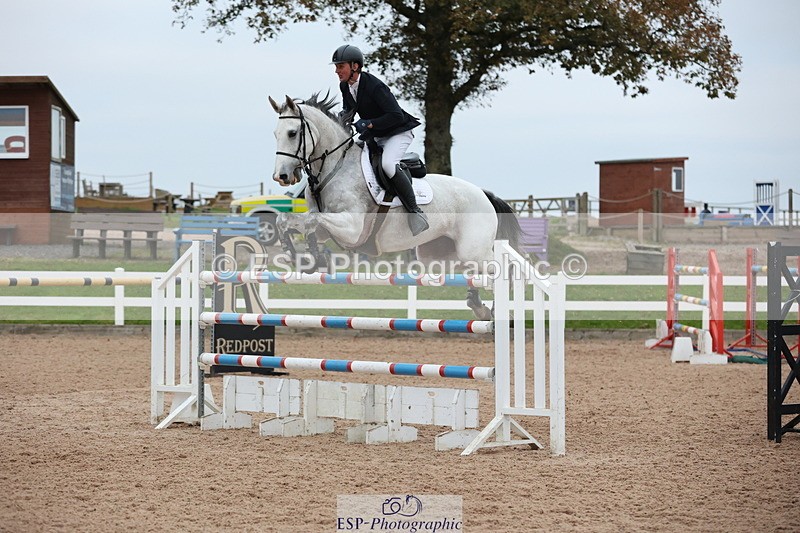 241101A-160838-03248 - FRI Cls 8 National 1.30m