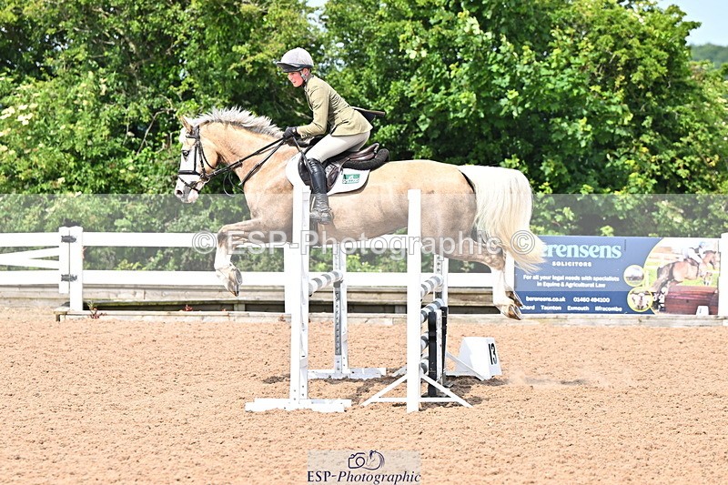 240619A-110133-00017 - Cls 1 British Novice and 90cm Open