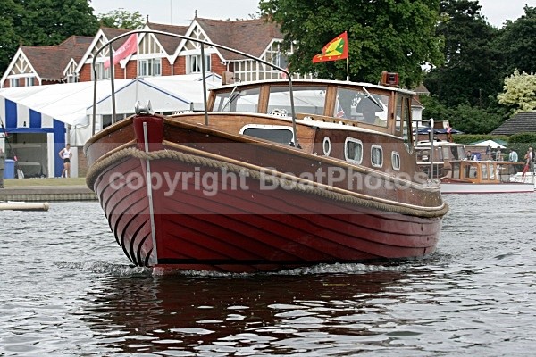 090704 RED WOODEN BOAT IMG_9963 - HENLEY REGATTA  SATURDAY 4th JULY 2009