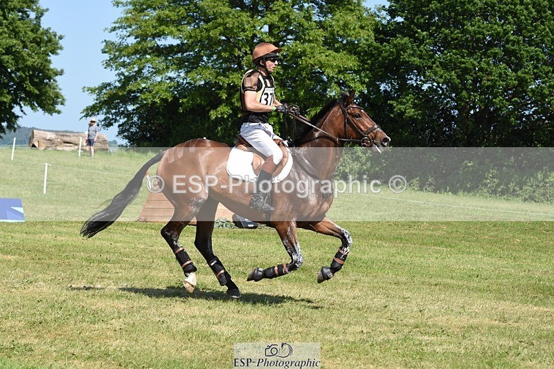 230527-153410-12232 - 371-JERPOINT_ECLIPSE-Max_Gordon-XC