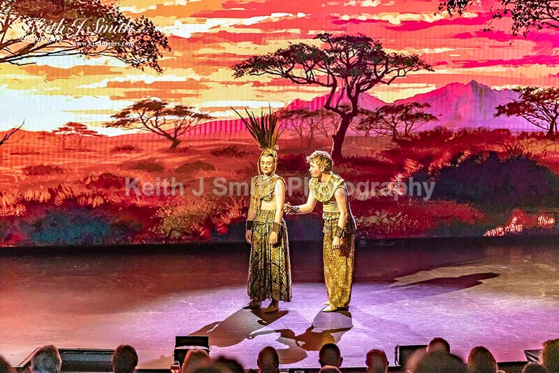 6KJS0347 - Ambition show team