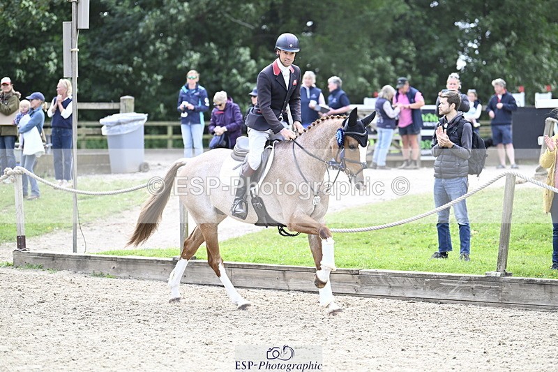 250525A-161610-18627 - Presentations Section C CCI 2 Star Long