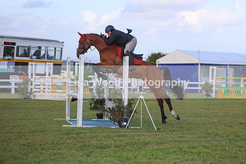 3E7A4890 - Class C1: Showjumping Senior Newcomers/1.10m open