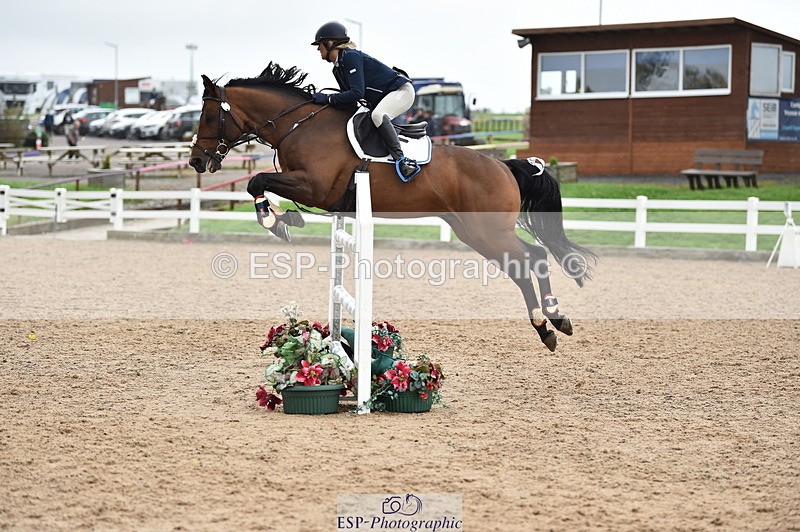 231013A-130934-01724 - Cls 3 1.05m Amateur Quali