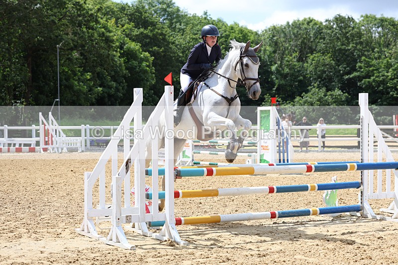 3E7A3170 - Class 4: Senior British Novice/90cm open