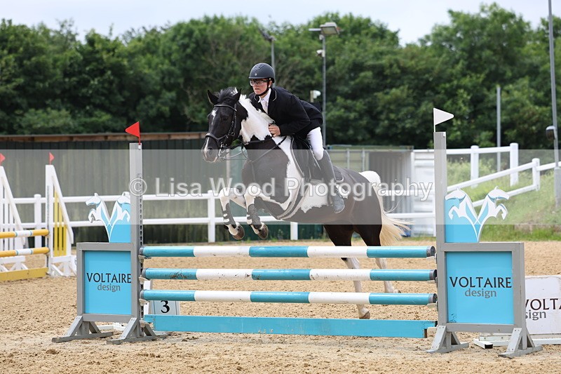 3E7A6161 - Class 4: Senior British Novice/90cm open