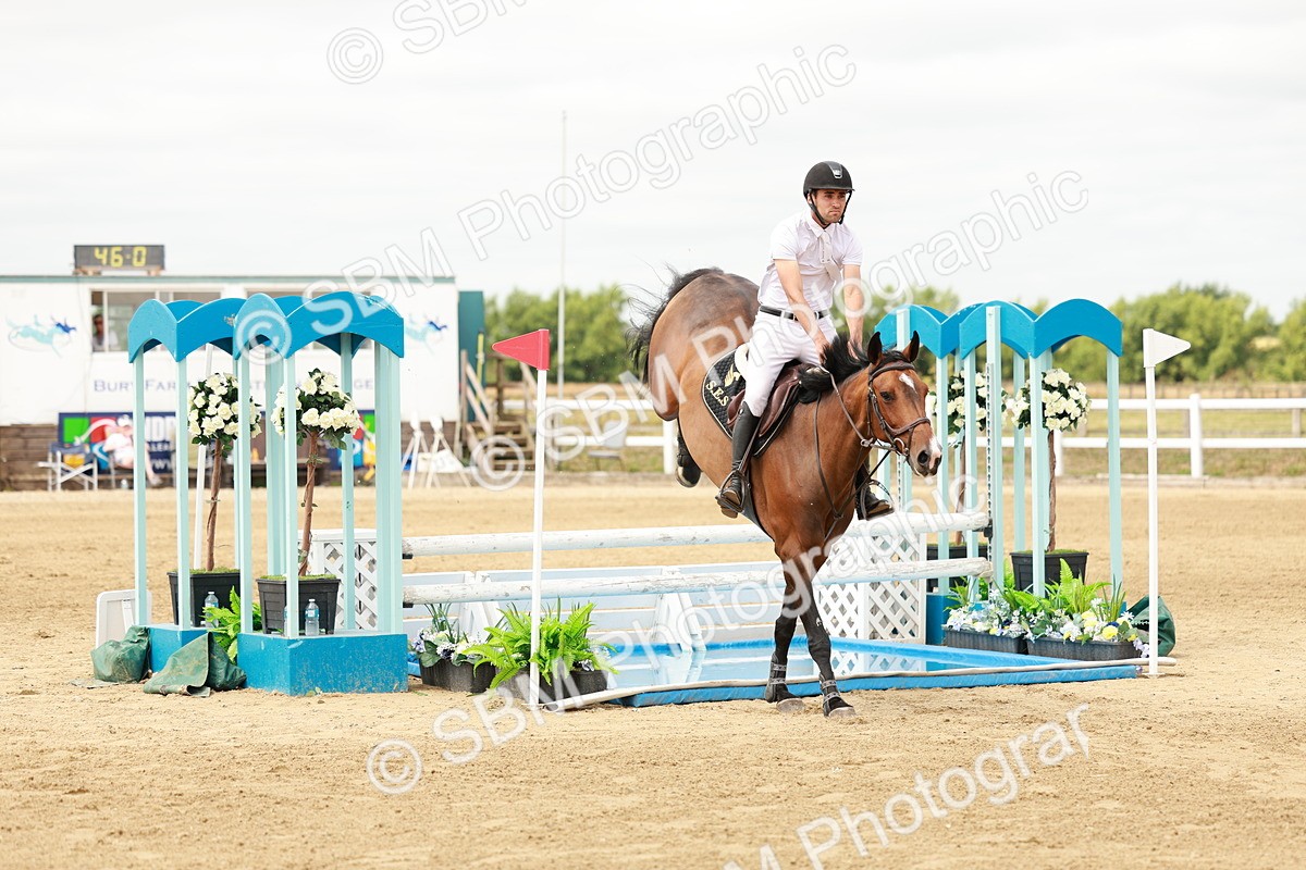 SBM_017354 - Class 21 - Senior Newcomers Championship 2d Rd
