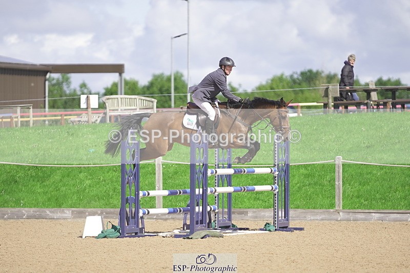 230806A-110818-01519 - Cls 13 Snr Newcomers & 1.10m Open