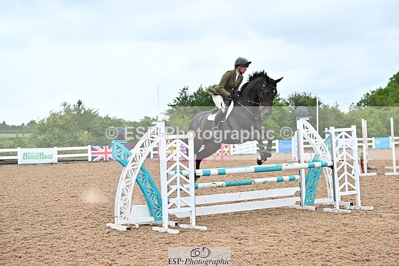 240703A-111245-00142 - Cls 02 Snr Disc & 1.00m Open