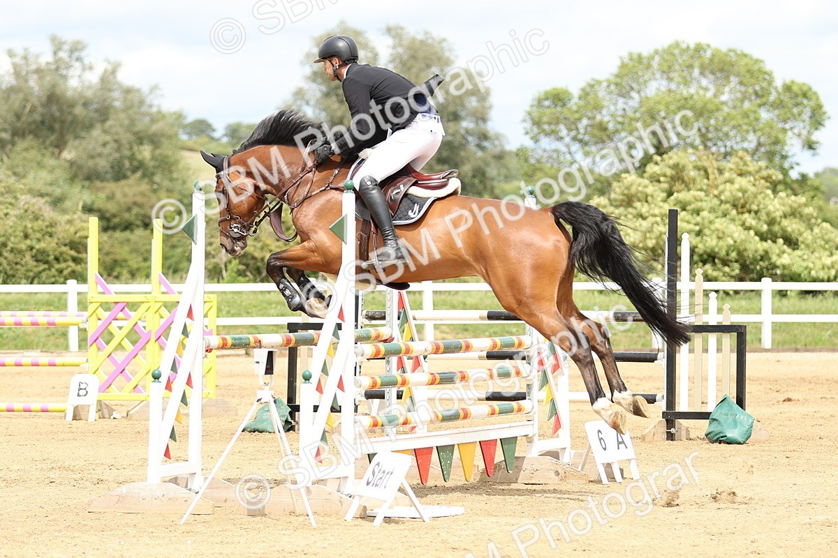 SBM_001079 - Class 4 - Senior Newcomers - 1.10m