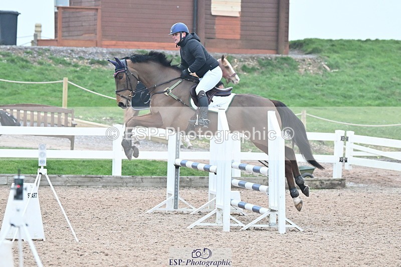 240113A-092709-01471 - Cls 9 British Novice and 90cm Open