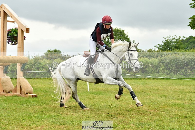 250524A-104928-09222 - A-065-Beatrice.Montgomerie-JAG.WOMANIZER.LADY