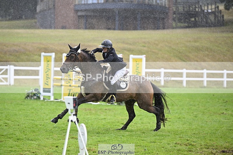 250831A-135922-10578 - Cls 37 Snr 1.35m Grand Prix