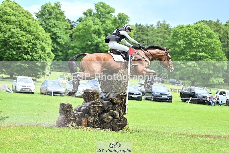 240526-141647-23871 - 501-BRUNO_FG-Edie_Campbell