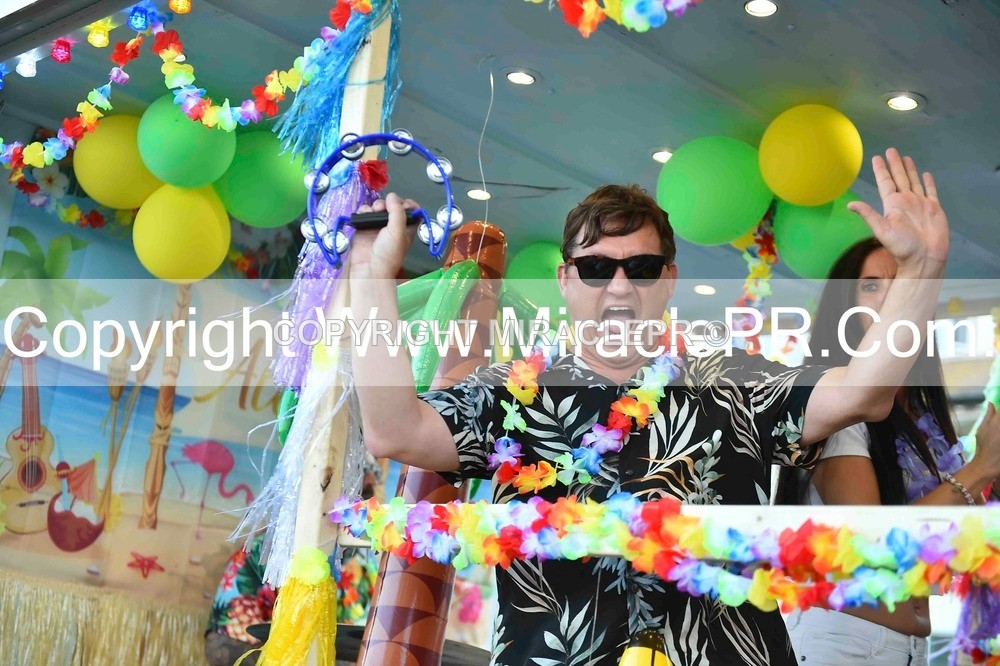 SH4_3436 - Carnival Procession.