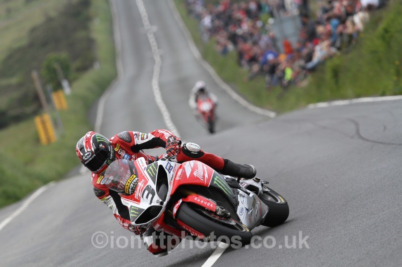 Ian Hutchinson Yamaha / Milwaukee Yamaha - Pokerstars Senior TT