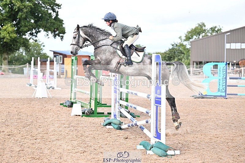 250827B-135032-00644 - Cls 4 Snr Newcomers 1.10m