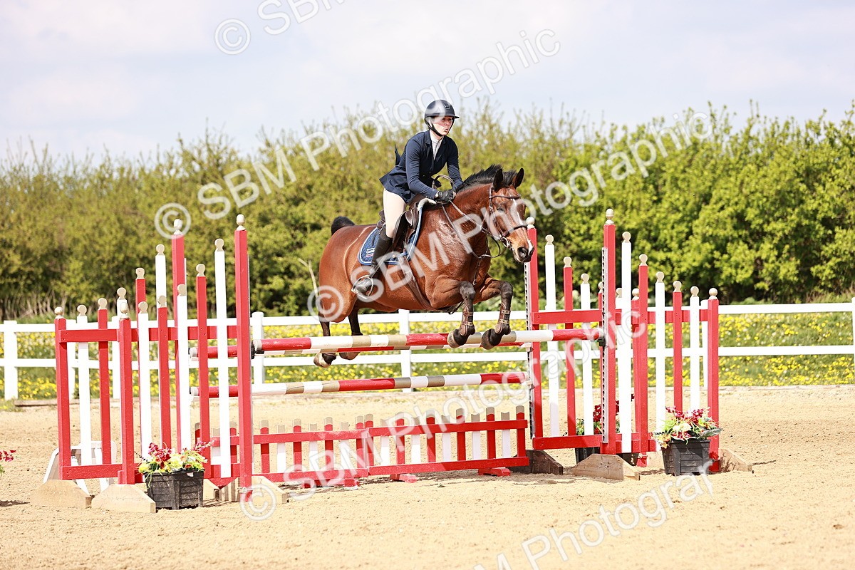  - Class 26 - Senior Foxhunter - 1.20m