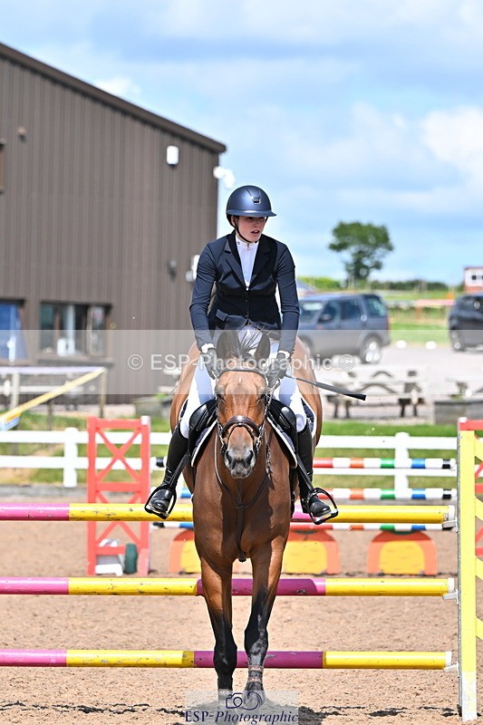 240619A-153216-00852 - Cls 5 Snr Foxhunter and 1.20m Open
