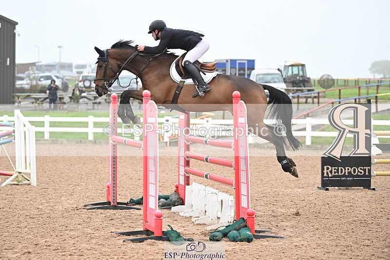 241102A-121127-04494 - SAT Cls 15 Foxhunter and 1.20m Open