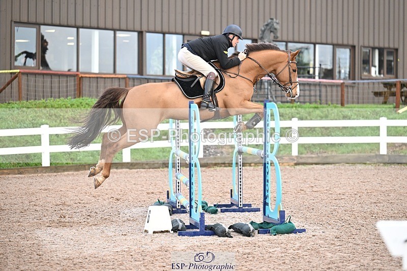 251206-122840-00964 - Cls 12 Snr Newcomers and 1.10m