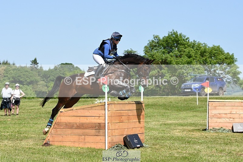 230527-144632-09989 - 357-VIVENDI_HERO-Saffron_Cresswell-XC