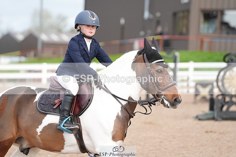 251026-121028-02337 - Cls 4 Pony Winter Novice + 80cm Open
