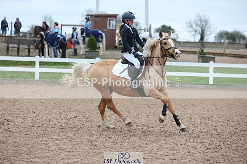 241116X-083350-00098 - Cls 03 Pony Intro 70cm