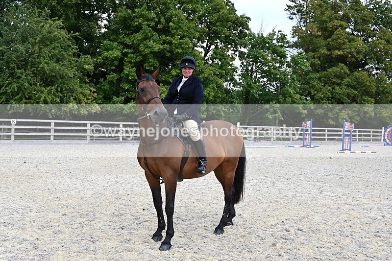 WJ6_3063 - Berks & Bucks - The Old farmhouse - Hound Exercise 20-08-25
