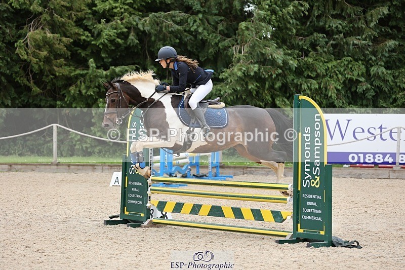 240615-160414-02189 - Cls 9&10 Club and Schools 70cm