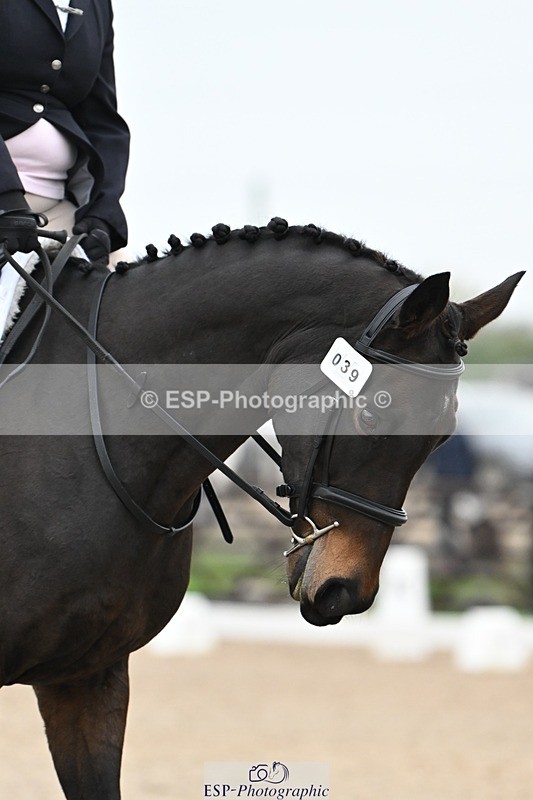 241103-105315-00395 - Intro 3 - 10.50 to 11.44