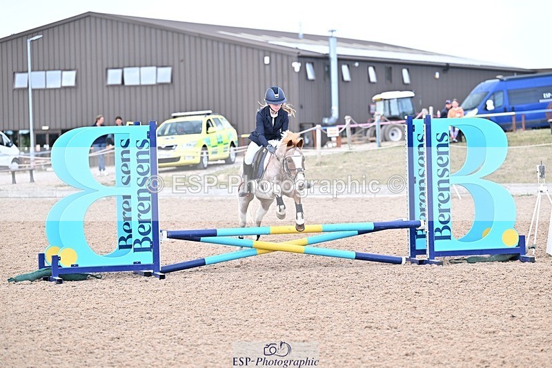 250826-152649-00109 - Clear Round and 60cm