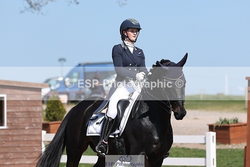 250405-145052-11483 - 069-India.Hamilton-Burnet-Kissingdale