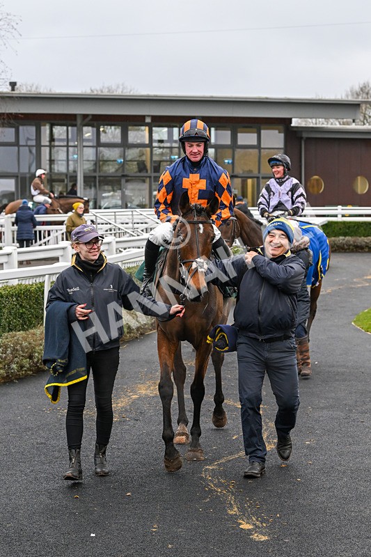 110124-Race 3-Time For A Pint-2508 - Race 3