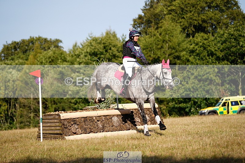 250803A-181006-18895 - R-823-Sophie.Channon-HIVES.LUCKY.BOUNCER