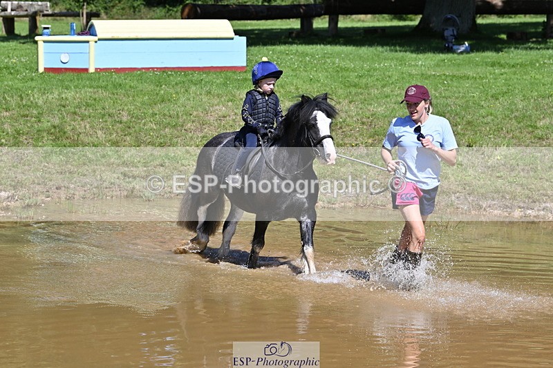 240728B-111527-01306 - Gemma's Group XC