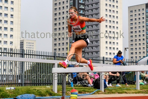 Age25SUN-529866 - Track Female Set One