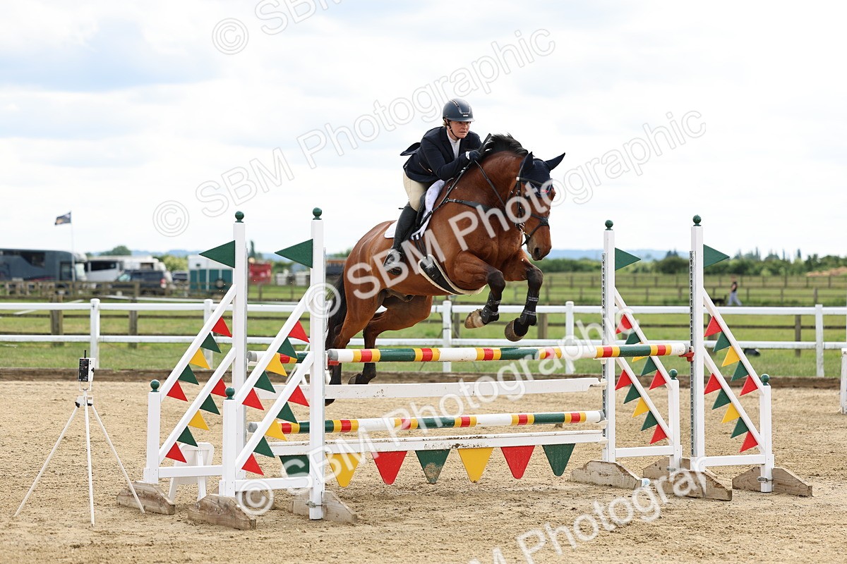 SBM_005935 - Class 19 - Senior Newcomers - 1.10m