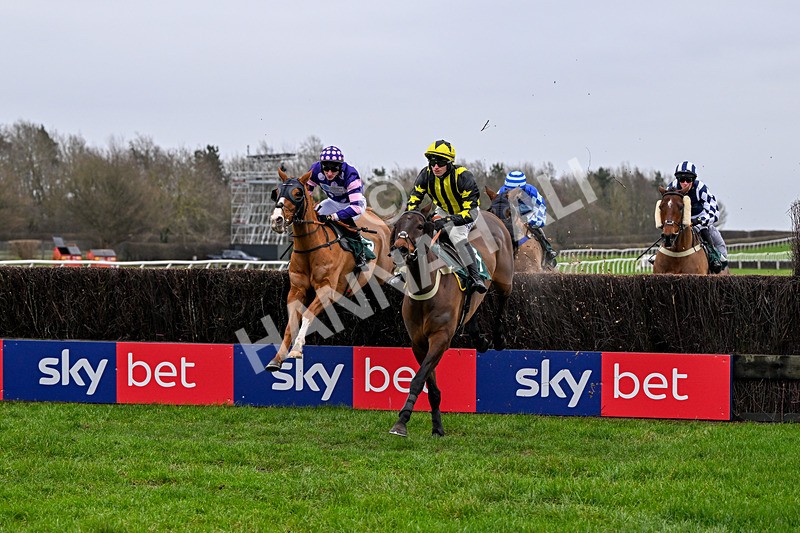 281225-Race 1-Couldbeaweapon-9861 - Race 1