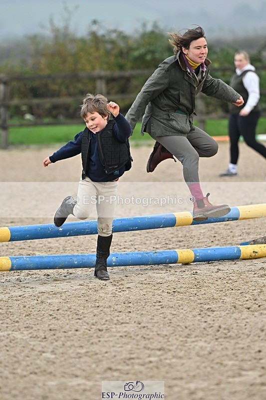 241110-100644-00190 - 40cm Showjumping