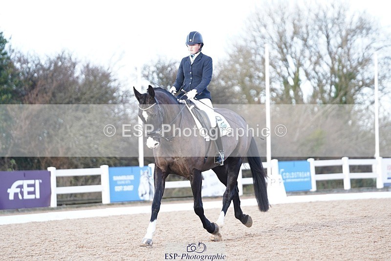 241214-125432-00533 - 144-Natasha.Rumble-Week.Orchard.Leo