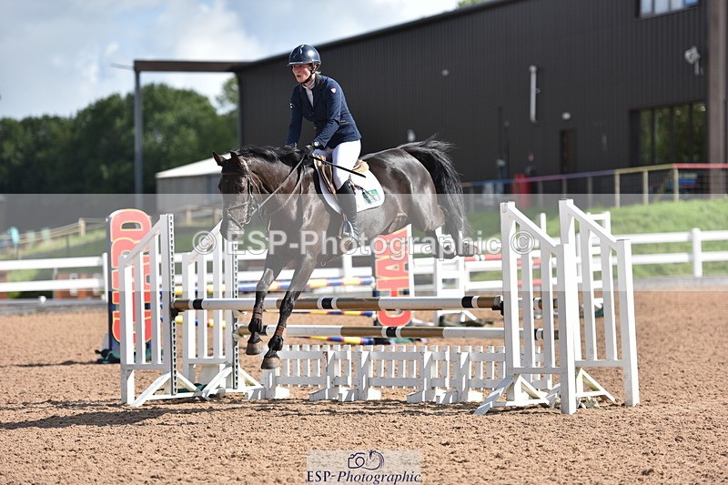 230806A-100804-01161 - Cls 16 Snr British Novice & 90cm Open