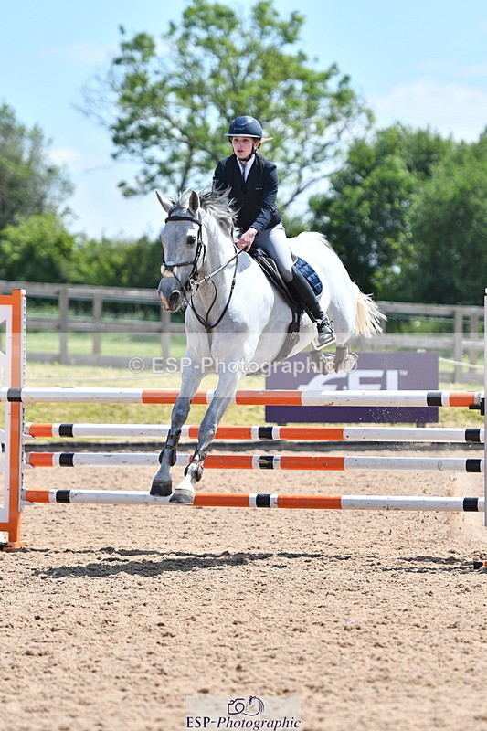 240609A-124052-05298 - Cls 18 Snr Newcomers and 1.10m Open