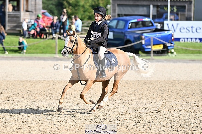 230825-092423-08147 - Round 2 Start to 11.15 coursewalk