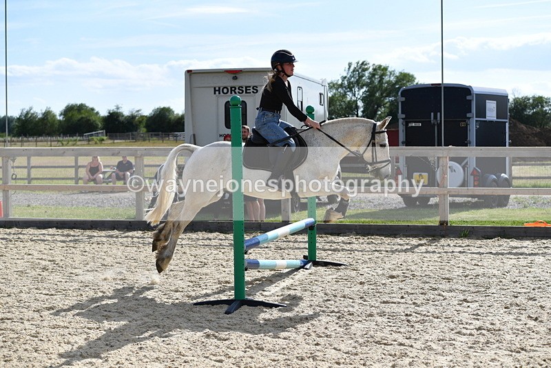 WJ5_5836 - Poles off the floor