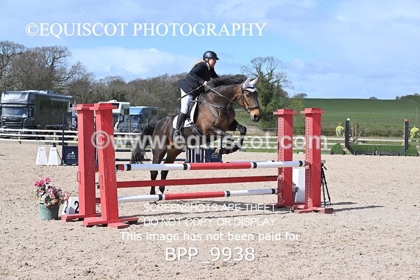 BPP_9938 - CLASS 19 SUN Senior British Novice/ 90cm Open