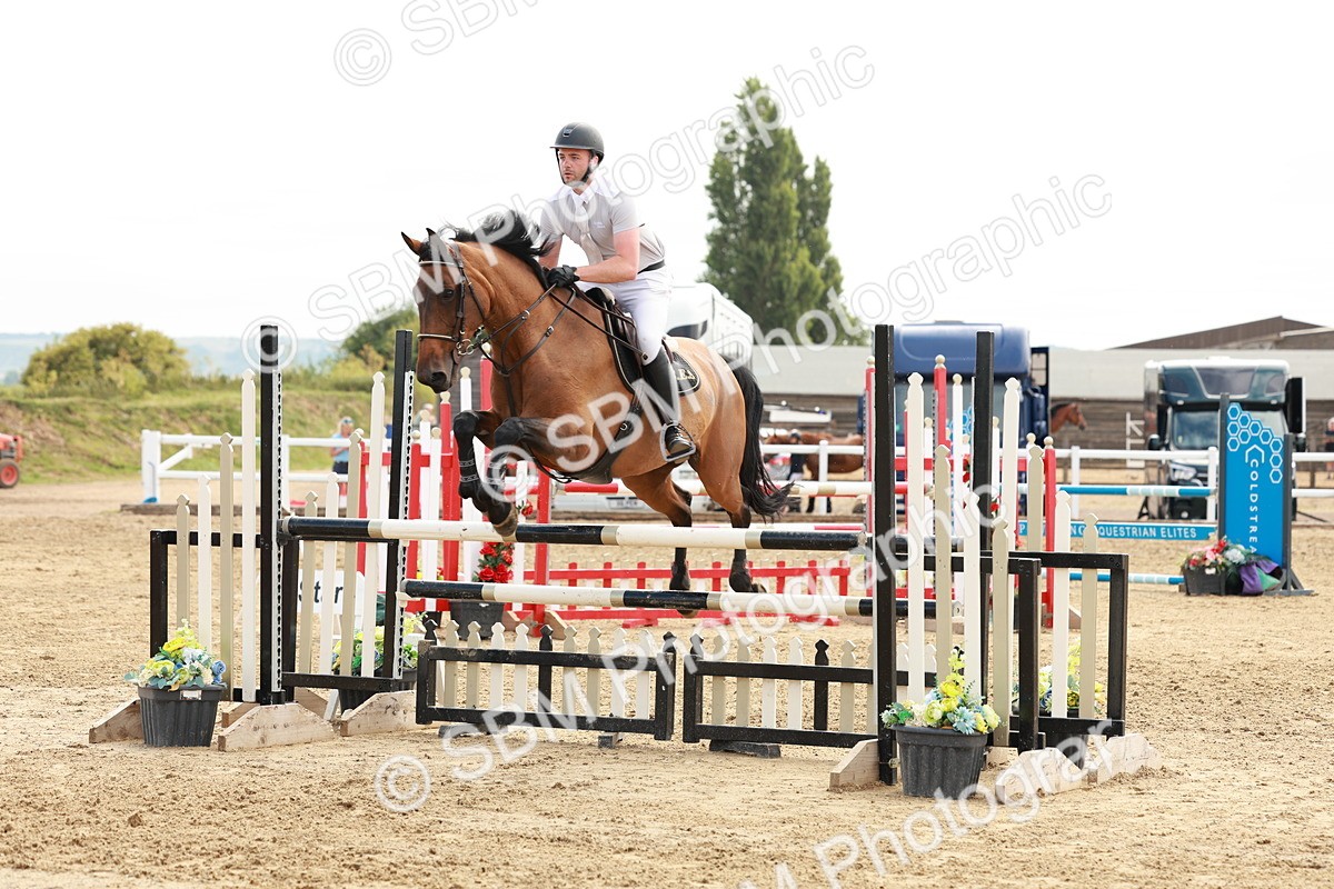 SBM_016889 - Class 20 - Senior Newcomers - 1.10m