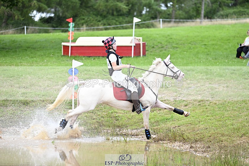 240804-162742-17968 - 614-Jessica_Lee-TULLY_FLOWER