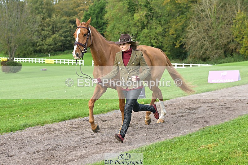 241023-131741-00188 - 010-Julia.Norman-SCOTCH.ON.THE.ROCK'Z